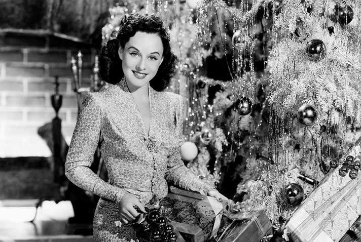 paulette-goddard-wishing-he