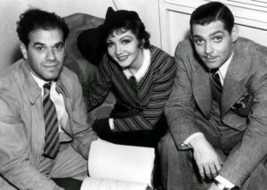Frank capra, Claudette Colber e Clark Gable repassam o roteiro de It Happened One Night